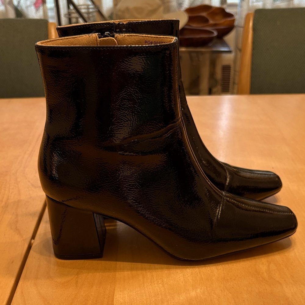 Women’s Black Patent Leather Ankle Boots - Classic Block Heel. Size 8